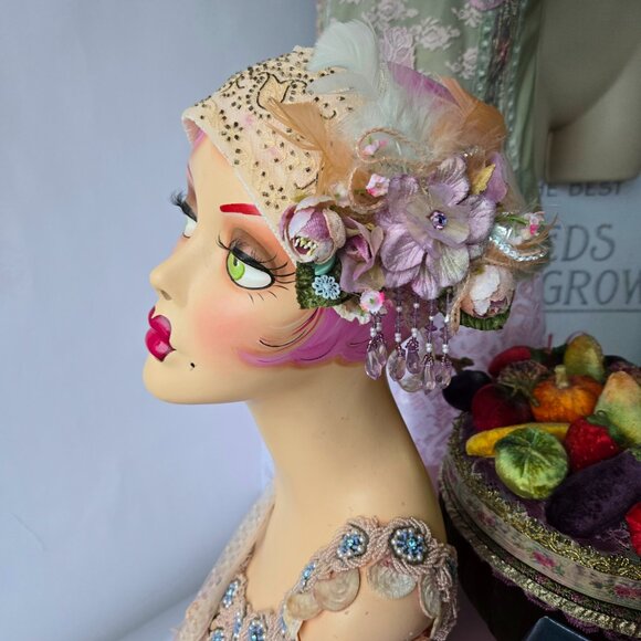 Velvet Flower Hair Clip | 1920s-style Flapper Girl | Romantic Hair Accessory - Picture 6 of 8